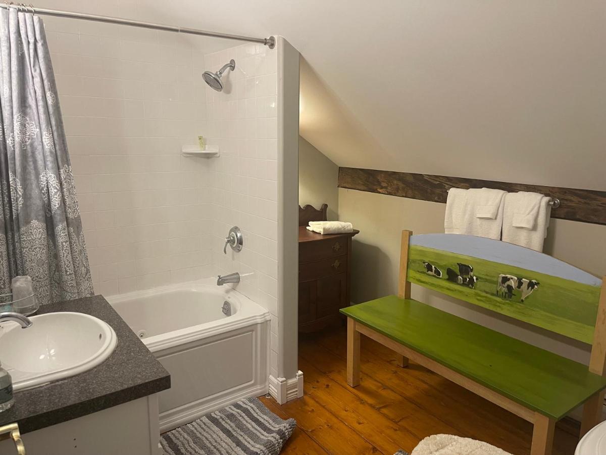 Dodds Brick House Bed & Breakfast North Hero Buitenkant foto
